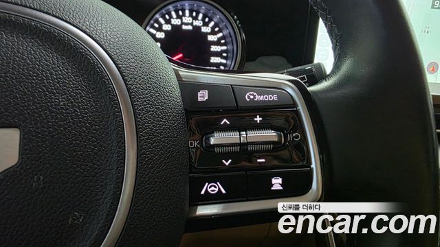 Kia Canival 2022 — photo 28