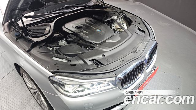 BMW 7-Series 2016 — photo 6