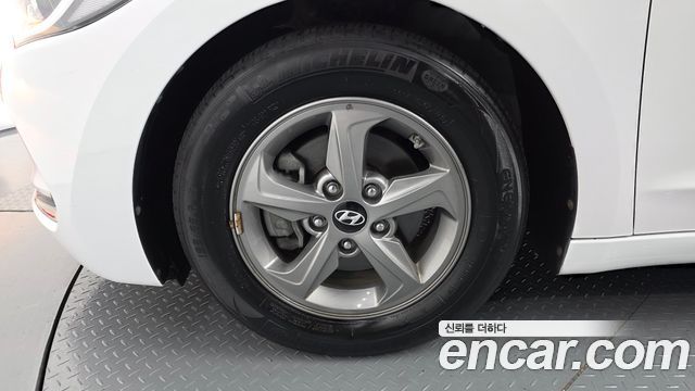 Hyundai AVANTE 2016 — photo 5