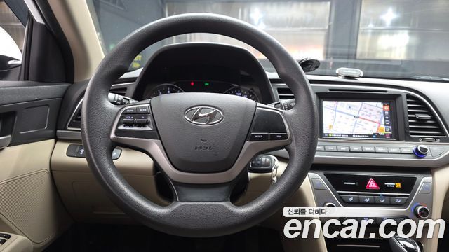 Hyundai AVANTE 2016 — photo 19