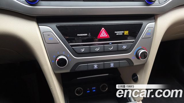 Hyundai AVANTE 2016 — photo 22