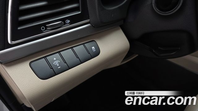Hyundai AVANTE 2016 — photo 23