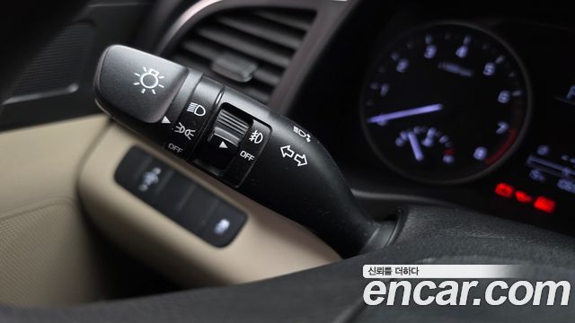 Hyundai AVANTE 2016 — photo 24