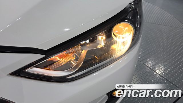 Hyundai AVANTE 2016 — photo 8