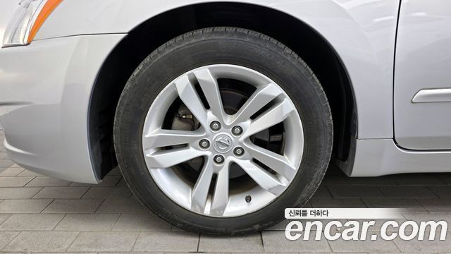 Nissan Altima 2010 — photo 5