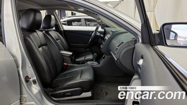 Nissan Altima 2010 — photo 11