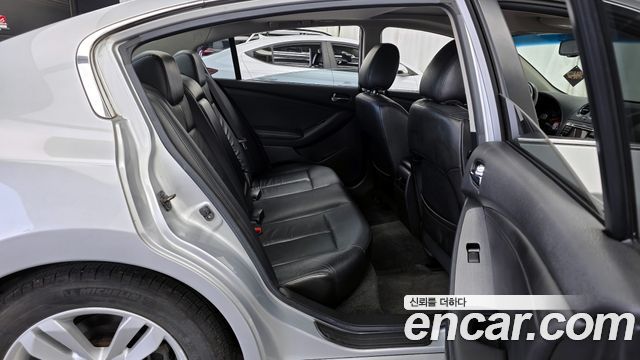 Nissan Altima 2010 — photo 12