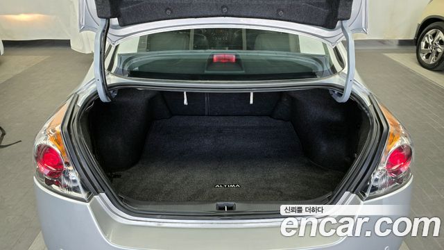 Nissan Altima 2010 — photo 20