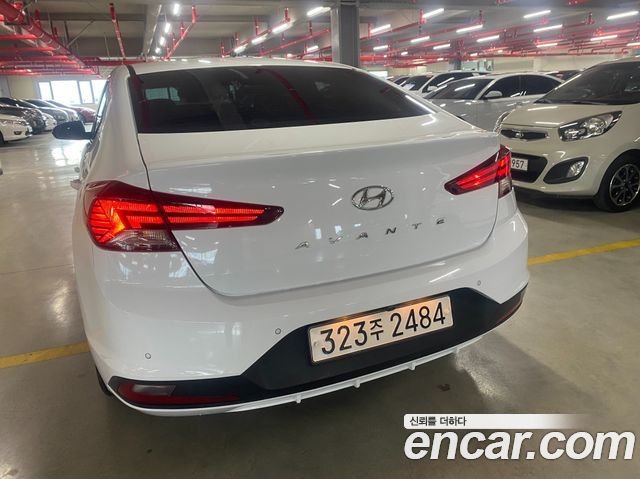 Hyundai AVANTE 2019 — photo 4