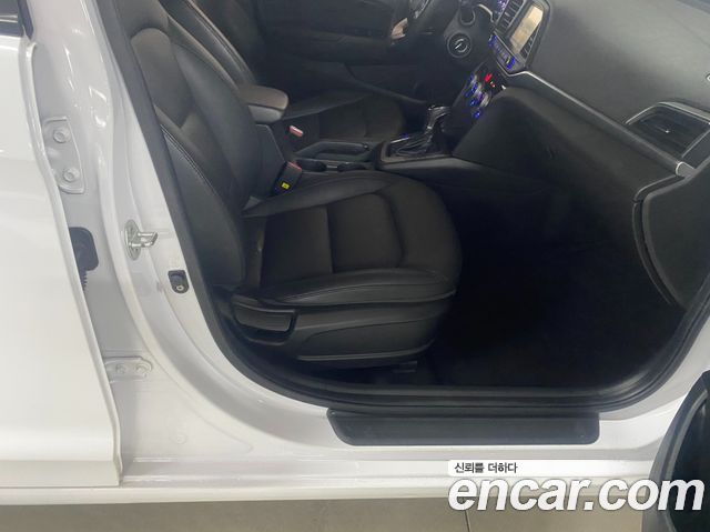 Hyundai AVANTE 2019 — photo 10
