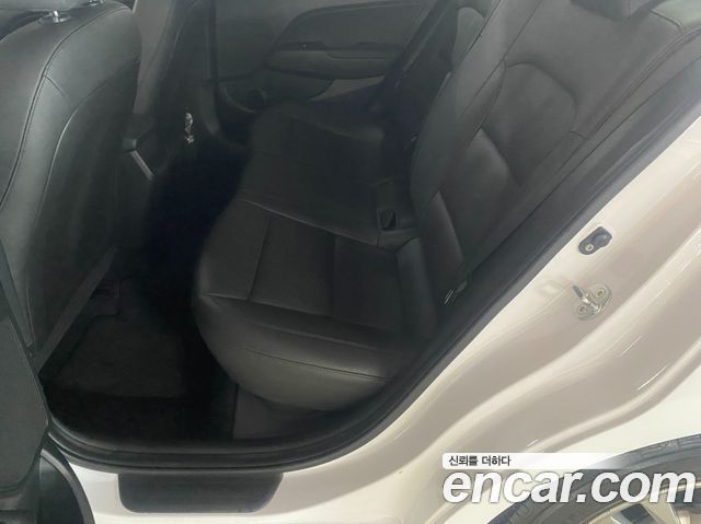 Hyundai AVANTE 2019 — photo 11