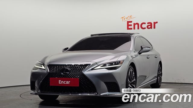 Lexus LS 2022 — photo 1