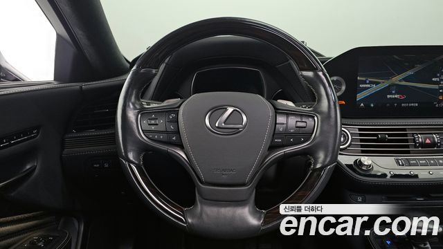 Lexus LS 2022 — photo 13