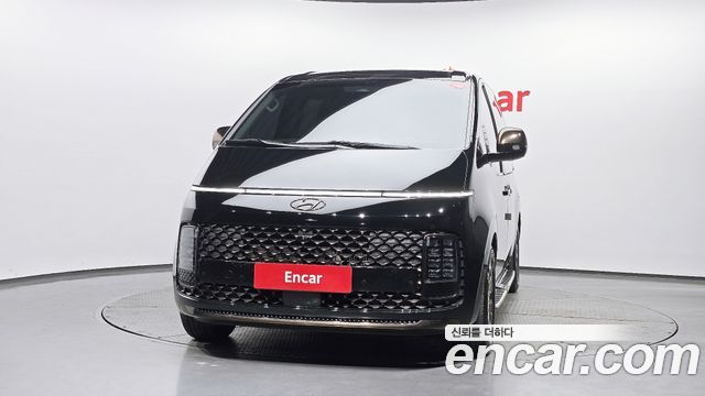 Hyundai Staria 2023 — photo 3