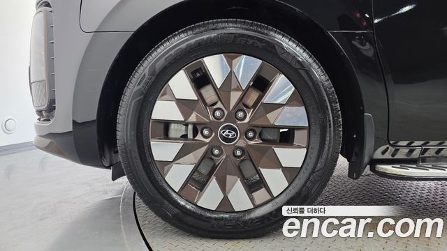 Hyundai Staria 2023 — photo 5