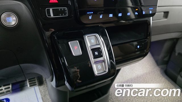 Hyundai Staria 2023 — photo 12