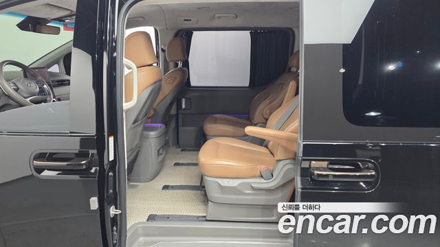 Hyundai Staria 2023 — photo 18