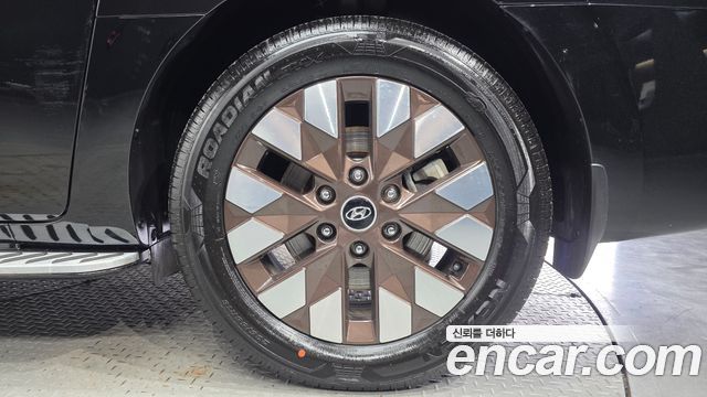 Hyundai Staria 2023 — photo 7