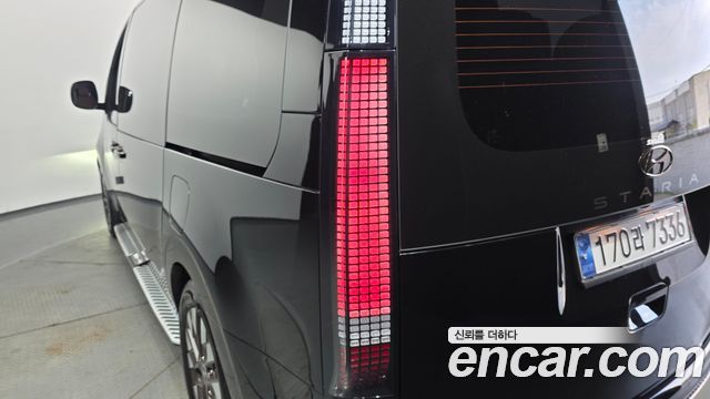 Hyundai Staria 2023 — photo 9