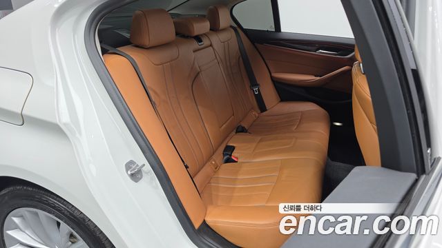 BMW 5-Series 2021 — photo 17