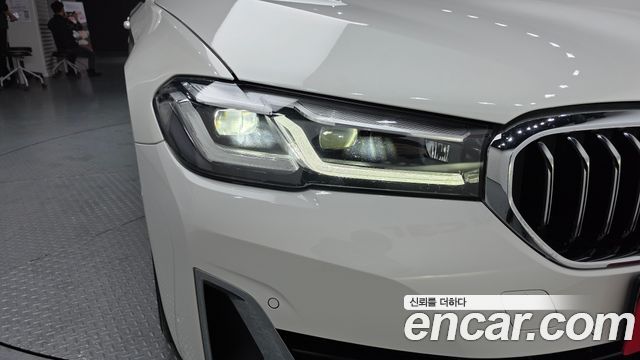 BMW 5-Series 2021 — photo 8