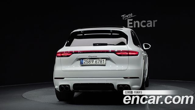 Porsche Cayenne 2021 — photo 4