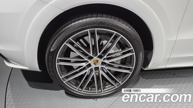 Porsche Cayenne 2021 — photo 5