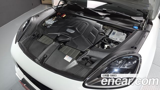 Porsche Cayenne 2021 — photo 6