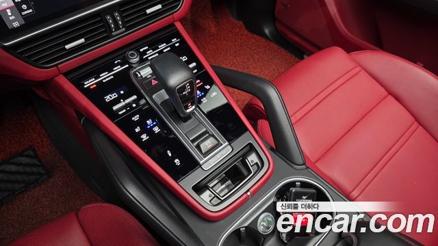 Porsche Cayenne 2021 — photo 12