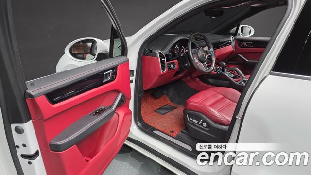 Porsche Cayenne 2021 — photo 13