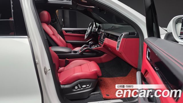Porsche Cayenne 2021 — photo 17
