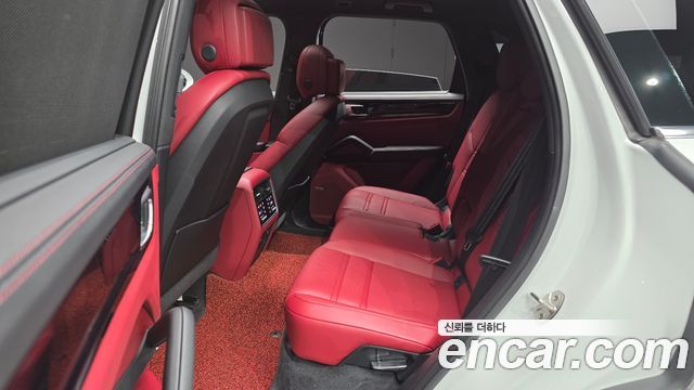 Porsche Cayenne 2021 — photo 18