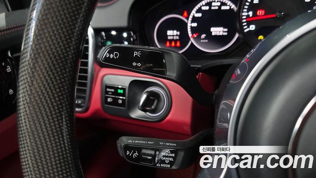 Porsche Cayenne 2021 — photo 23