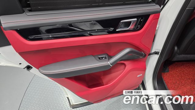 Porsche Cayenne 2021 — photo 15