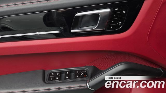 Porsche Cayenne 2021 — photo 29
