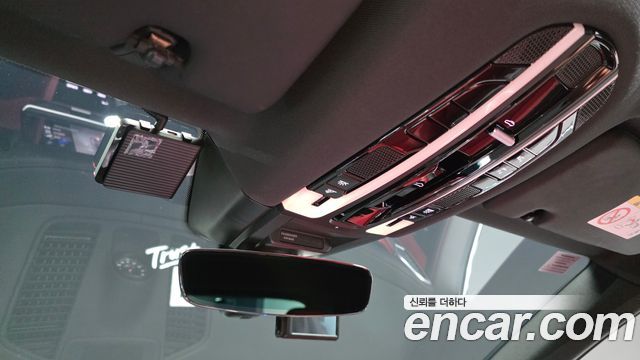 Porsche Cayenne 2021 — photo 30