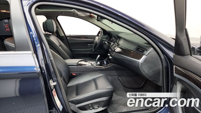BMW 5-Series 2012 — photo 11