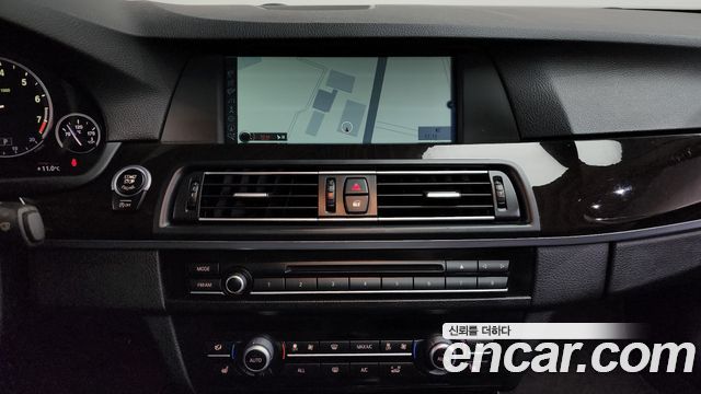 BMW 5-Series 2012 — photo 14