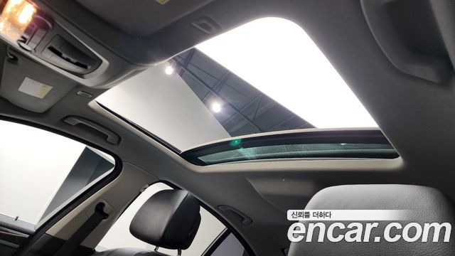 BMW 5-Series 2012 — photo 19