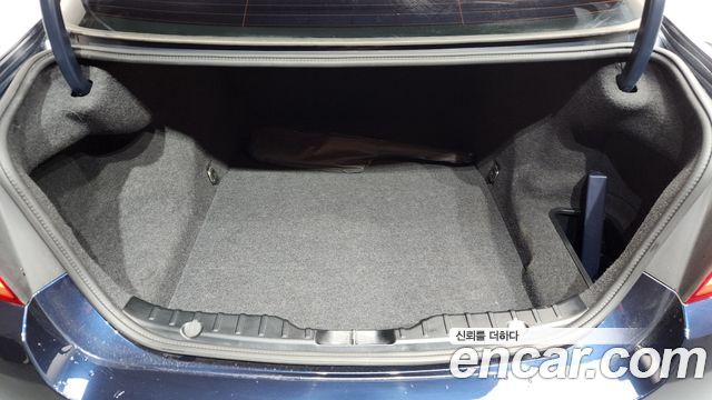 BMW 5-Series 2012 — photo 20