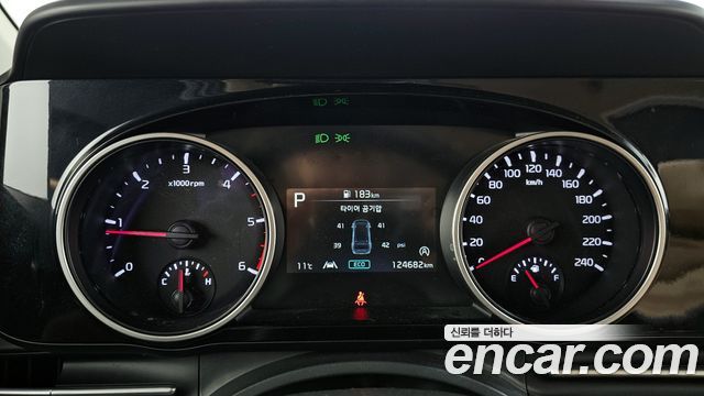 Kia Canival 2022 — photo 11