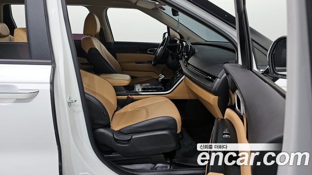 Kia Canival 2022 — photo 17