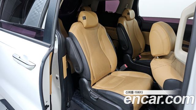 Kia Canival 2022 — photo 18