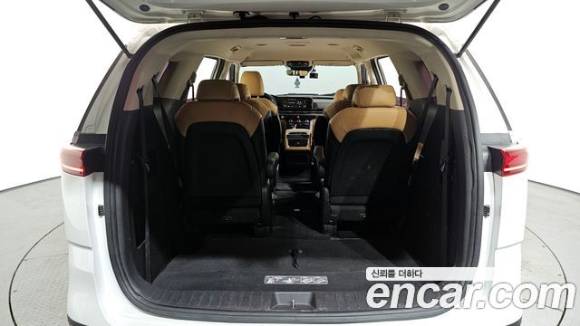 Kia Canival 2022 — photo 26