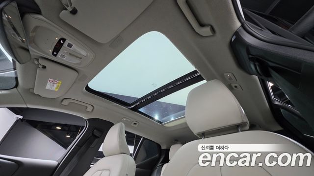 Volvo XC40 2023 — photo 11