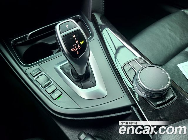 BMW 4-Series 2018 — photo 16