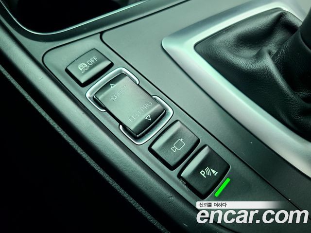 BMW 4-Series 2018 — photo 17