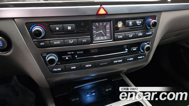 Hyundai Genesis 2016 — photo 16