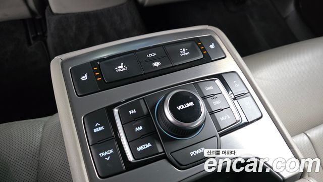 Hyundai Genesis 2016 — photo 19