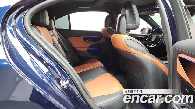 Mercedes-Benz C-Class 2022 — photo 17